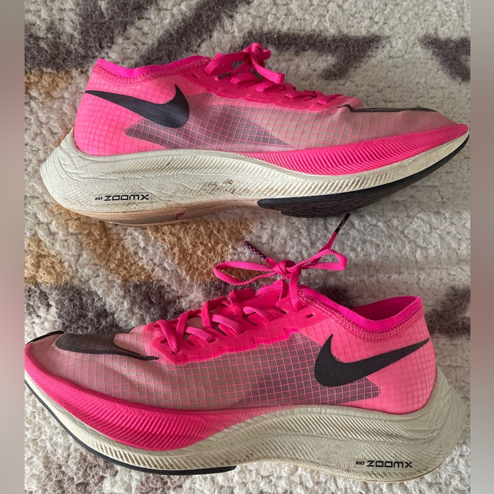 Nike vaporfly 4% zoomX pink GUC size 8 women (6.5 men)